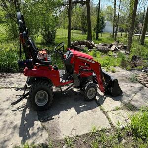 Tractor Usado MASSEY FERGUSON GC1725M, Máquina Agrícola Profesional con Potente Motor Kubota y Componentes Clave - Product Image 1