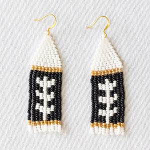 Pendientes de alta calidad hechos a mano por los mejores artesanos, con diseño de carta de amor, textil bordado en rojo, joyería con temática de San Valentín a los precios más bajos. - Product Image 6
