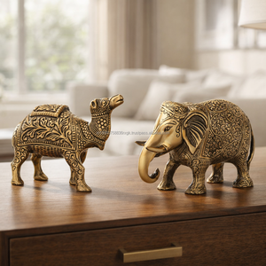 AG Elements - Juego de Figuras de Aluminio con Acabado en Latón Antiguo, Camelote y Elefante, Estilo Art Deco, Ecológico, Símbolo de Fuerza, Resiliencia y Prosperidad - Product Image 1