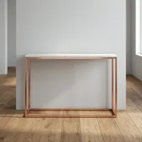 Table console moderne avec plateau en marbre et structure en métal, design minimaliste, meuble de couloir, table basse
