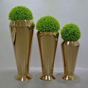 Maceta de metal con acabado dorado, tamaño grande, mediano y pequeño, para interiores y exteriores, maceta de metal de calidad de exportación, maceta decorativa para jardín. - Product Image 4
