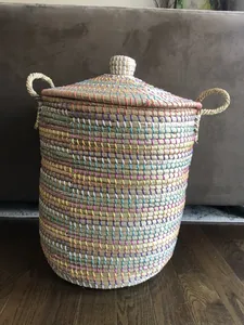Panier de rangement en jonc de mer arc-en-ciel avec couvercle, panier de rangement fait main, vente en gros, écologique, fabriqué au Vietnam - Product Image 4