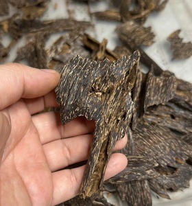 Chips de Agarwood 100% Orgánicos Naturales Premium, Alto Contenido de Aceite, Aroma Dulce Amaderado, 10g 1kg, Precio de Fábrica - Product Image 3
