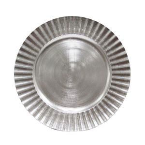 Assiette de présentation de luxe en métal argenté cannelé, durable, ronde et festonnée, pour la décoration de mariages et les fournitures d'événements et de fêtes - Product Image 1