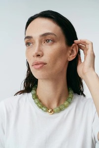 Elegante Collar de Resina Brillante Hecho a Mano con Cuentas de Ángel, Joyería de Lujo Artesanal - Product Image 6