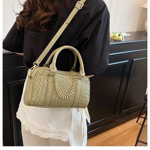 Fashion Women's Faux Leather Shoulder Bag Diamond Lattice Pattern Chain <b>Decoration</b> Two Handles Zipper Closure All Seasons - Product Image 1