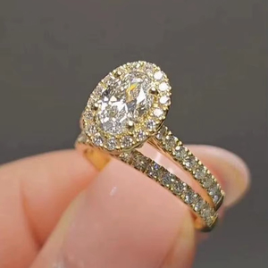 Ensemble de bagues classiques en moissanite taille ovale avec halo pour femme, en argent 925 rhodié, idéal pour demande en mariage, cadeau de mariage ou bijoux de mariée - Product Image 1