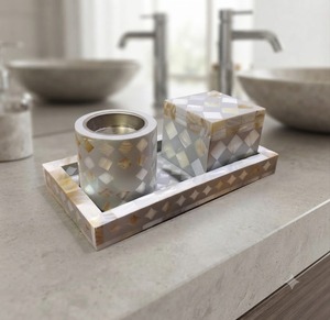 Cubierta Aromática para Caja de Pañuelos de Nácar, Dispensador Decorativo de Servilletas Cuadrado Hecho a Mano para Baño, Tocador, Cocina y Oficina - Product Image 1