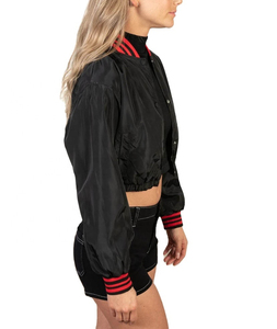 Veste Courte en Satin Noir de Qualité Supérieure pour Femme, Col Côtelé Rayé Rouge, Boutons Pression, Fournisseur OEM en Gros - Product Image 2