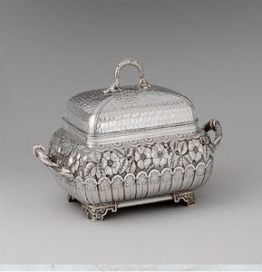 Magnifique soupière en argent massif à motifs de feuilles classiques et sur pied, disponible à prix de gros. - Product Image 2