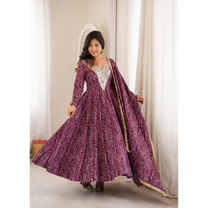 Ensemble de robe Anarkali en rayonne rayonnante avec broderie miroir, pantalon droit et dupatta en dentelle dorée, prêt-à-porter pour femme HTU54 DC - Product Image 6