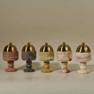 Porte-encens artisanal en marbre multicolore avec couvercle perforé en laiton et base en pierre polie, accessoire artisanal - Product Image 6