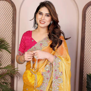 Je cherche un sari de la même couleur, magnifique, pour un mariage, en tissu de soie chiffon Fendy doux de qualité supérieure avec C-pallu. - Product Image 2