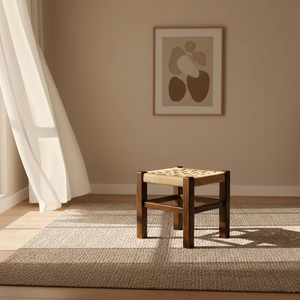 Tabouret en teck minimaliste Jin, meuble d'appoint artisanal pour intérieur avec revêtement naturel mat, pour usage résidentiel et commercial - Product Image 4