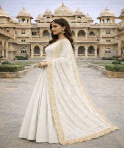 Kurti moderne en coton uni avec broderie et dupatta, tenue de fête, prix de gros, dernière création de vêtements ethniques de créateur - Product Image 3