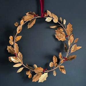 Corona de Hojas Doradas, Decoración Circular para Colgar en la Pared, Diseño Floral Botánico Moderno Navideño, Pieza Única - Product Image 4