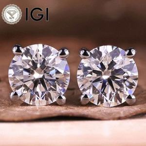 เครื่องประดับชิริไลค์ ต่างหูเพชรทรงสี่เหลี่ยม 3 กะรัต ชุบทอง 14K เพชรเพาะเลี้ยงในห้องปฏิบัติการ IGI ระดับ VVS คุณภาพสูง ดีไซน์หรูหรา ติดตั้งด้วยขา 4 ขา - Product Image 4