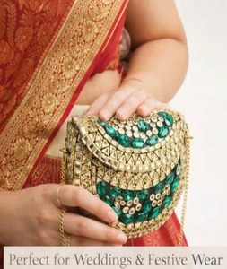 Mini pochette élégante avec travail Kundan et embellissements raffinés, idéale pour les mariages, sac à main en métal, artisanat métallique. - Product Image 4