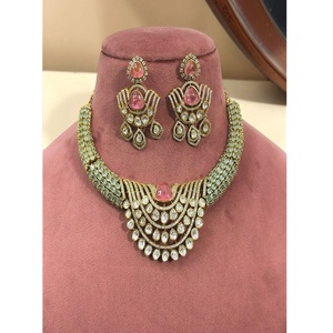 Ensemble collier et boucles d'oreilles en moissanite plaqué or de haute qualité, élégant, pour mariage, collection de bijoux pour femmes - Product Image 1
