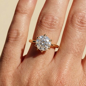 Anillo de Compromiso Solitario de Lujo con Diamante Cultivado en Laboratorio de 3 Quilates, Corte Brillante Redondo, en Oro de 14K, con Seis Puntas Tipo Catedral, para Mujer - Product Image 5