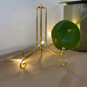 Support de rangement en métal durable pour assiettes, bols, plateaux de service et vaisselle décorative - Product Image 1