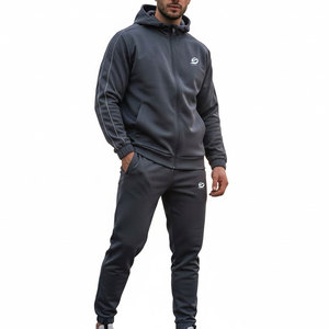 Conjuntos Deportivos para Hombre de Alta Calidad, Personalizados, Más Vendidos, en Color Sólido, Transpirables, de Secado Rápido, en Poliéster - Product Image 4