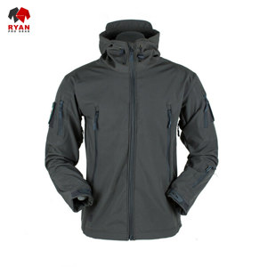 เสื้อแจ็คเก็ตซอฟต์เชลล์คุณภาพพรีเมียมสำหรับผู้ชาย ปิดด้วยซิป ผ้าระบายอากาศได้ดี พร้อมโลโก้แบบกำหนดเอง ดีไซน์กระเป๋า - Product Image 2