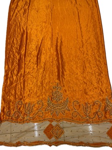 Tissu Jacquard Brodé en Soie Taffetas Écologique de Haute Qualité, Motif Gogra Somalien Perlé, Poids Moyen - Product Image 3