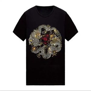 เสื้อยืดผู้ชายประดับเพชรเทียม ดีไซน์กราฟิกทันสมัย แขนสั้น ผ้าเนื้อนุ่มพรีเมียม สวมใส่สบาย สไตล์สตรีทแวร์ - Product Image 1