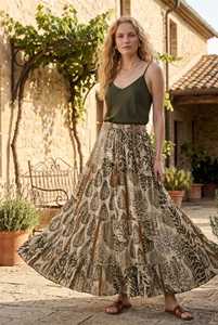 Chemisier ukrainien de haute couture pour femme, brodé, à épaules dénudées, avec smocks de créateur et manches longues - Product Image 3