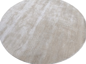Alfombra Redonda Tejida a Mano de Bambú y Seda Color Marfil – Decoración Minimalista para el Hogar - Product Image 4