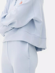 Sudadera Oversize de Nuevo Diseño con Logotipo Personalizado, Cuello Tipo Campana Azul Claro, Cierre de Media Cremallera Frontal, Puños y Dobladillo Ajustados, y Hombros Caídos para Mujer - Product Image 6