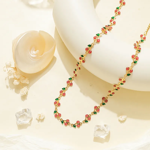 Lindo collar de cerezas para mujer, hecho con acero inoxidable 304 y cadena hecha a mano con baño de oro de 18 quilates. - Product Image 2