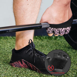 Guantes de fitness de medio dedo con soporte integrado para muñeca, ideales para levantamiento de pesas, peso muerto, culturismo y entrenamiento en el gimnasio. - Product Image 5