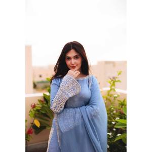 Ensemble de costumes de soirée pour femmes avec haut plazzo brodé et tenue de soirée élégante Dupatta - Product Image 1