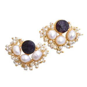 Boucles d'oreilles pendantes en pierres précieuses de créateur avec des gouttes de pierres précieuses polies, revêtement doré et bijoux de qualité supérieure fabriqués par des maîtres - Product Image 1