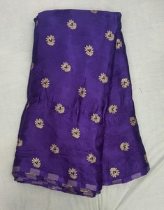 Tela de Crepé Jacquard de Seda Pura con Diseño Floral, Material Textil al por Mayor para Vestidos, Saris y Trajes de Mujer - Product Image 4