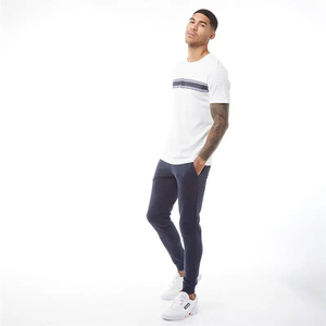 Pantalon de survêtement pour homme avec tissu respirant, taille ajustable et poches zippées pour un style de vie actif - Product Image 4