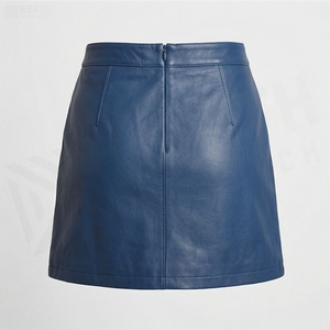 Minifalda de Mujer de Cintura Alta de Piel Sintética con Abertura Asimétrica, Color Sólido Brillante, Diseño Dividido, Estilo Tejido para Todas las Estaciones - Product Image 2
