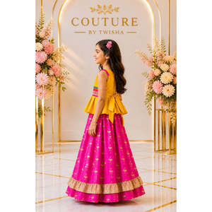 Conjunto de Top Lehenga con Adornos en Amarillo y Rosa para Niñas, Diseño sin Mangas - Conjuntos para Mujer - Product Image 4