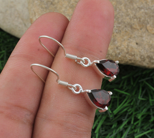 ต่างหูทรงหยดน้ำพลอยโกเมนแดงธรรมชาติ เงินแท้ 925 เครื่องประดับหรูหราสำหรับผู้หญิง พลอยประจำเดือนมกราคม โกเมนโมซัมบิก ขายส่ง - Product Image 5