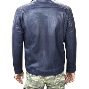 Chaqueta de cuero genuino para hombre con forro transpirable, puños con botones y acabado elegante. - Product Image 3