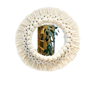 Espejo de Macramé de Elegancia Atemporal Hecho a Mano - Product Image 1