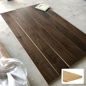 Parquet en chêne européen contrecollé 12 mm, système de pose clipsable, qualité AB, norme CARB P2 - Product Image 1