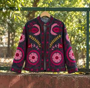 Chaqueta de terciopelo con bordado floral para mujer, abrigo de invierno acolchado estilo bohemio Suzani, ropa exterior étnica hecha a mano - Product Image 2