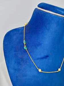 Elegante Collar de Cadena Plateada con Cristales Cuadrados Color Verde Azulado y Perlas, Joyería Minimalista de Moda para Mujer - Product Image 3