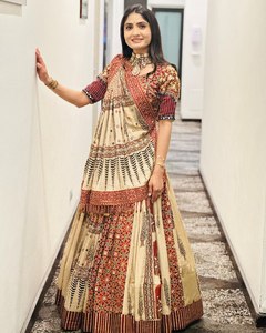 Lehenga Choli imprimé par des designers pour femmes – Ghagra Choli ethnique traditionnel avec dupatta |   Vêtements de fête et de mariage - Product Image 6