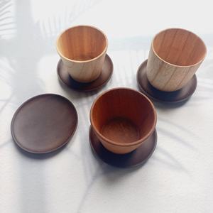 Mug à café en bois peint à la main, design rustique écologique, provenance Hanoï, Vietnam - Product Image 5