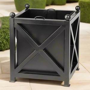 Jardinera de Hierro Forjado, Diseño Cuadrado Tradicional en Negro, Acabado Negro, para Uso en Exteriores, en Oferta - Product Image 3