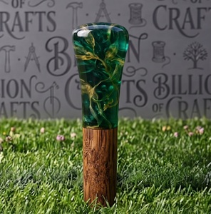 Bastón de Resina de Madera Premium Hecho a Mano con Mango Esculpido Artístico y Acabado Pulido de Lujo - Product Image 3